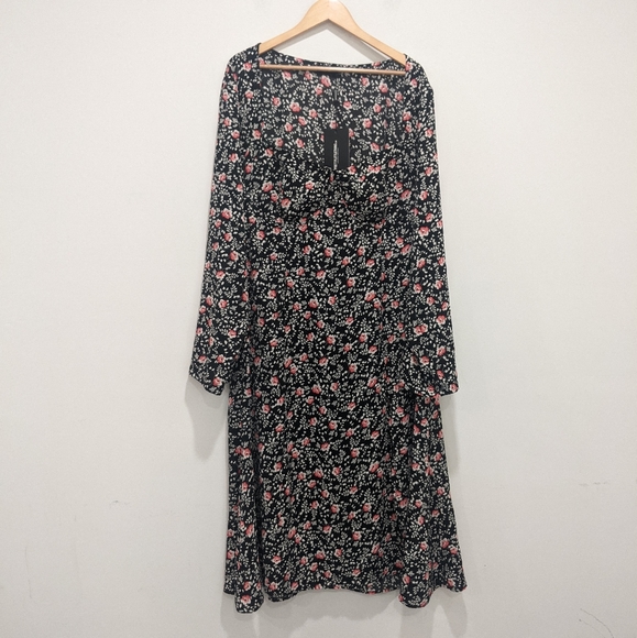 PrettyLittleThing Plus Black Floral Print Cupped Split Detail Midi Dress - Picture 5 of 14